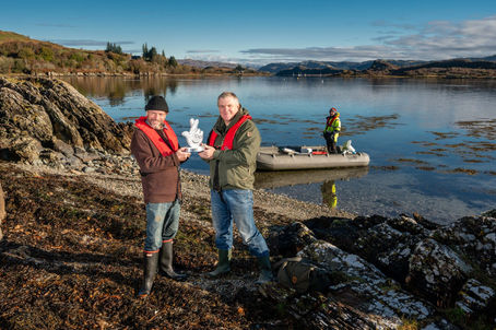 Outdoors enthusiast Ray Mears honours Seawilding with major award