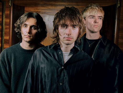 Villanelle release debut single, 'Hinge', and announce underplay tour for December 2025