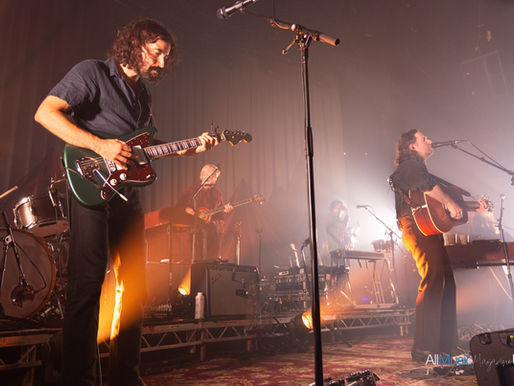 The Paper Kites Grounded Soulfulness Light Up The Roundhouse