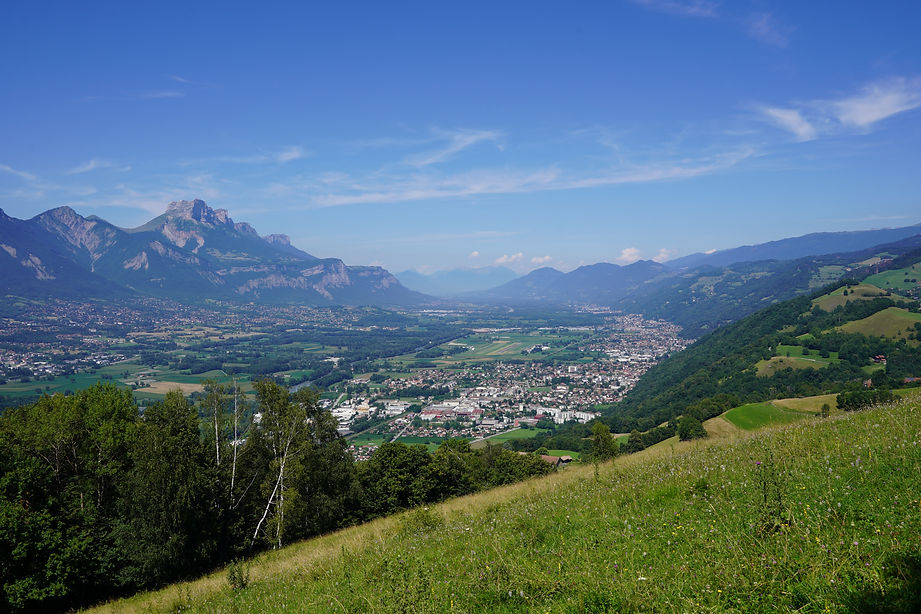 La_vallée_du_Grésivaudan_vue_depuis_le_chêne_de_Venon.jpg
