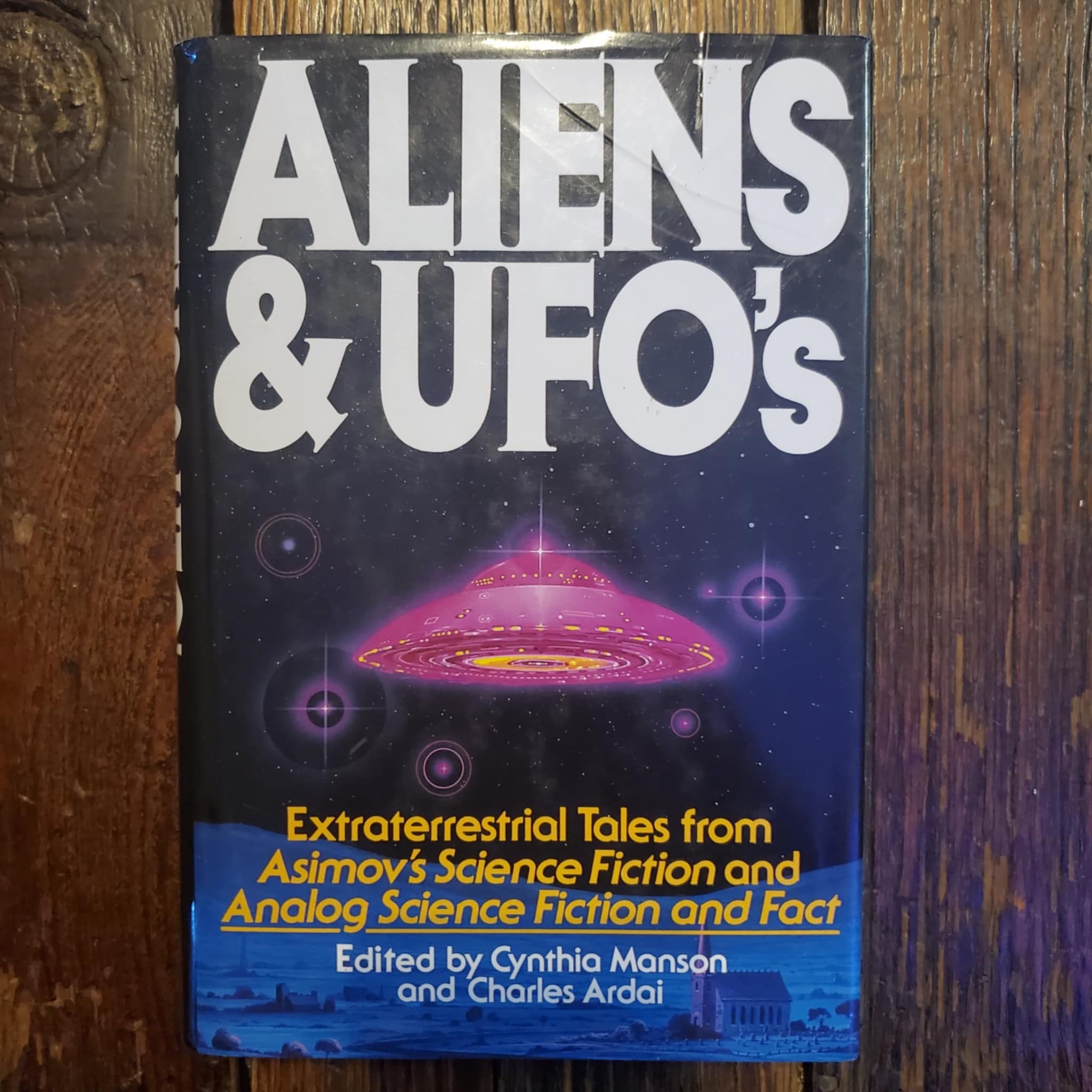 ALIENS & UFOs - Hardcover Book