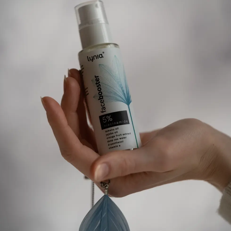 Booster mit 5% Niacinamid, Tamanuöl & Tiefenmeerwasser – reguliert Sebum & stärkt die Hautbarriere