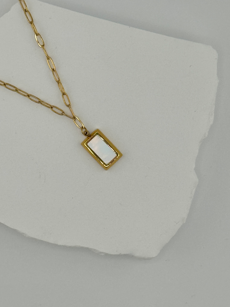 Shell Pendent Chain Necklace