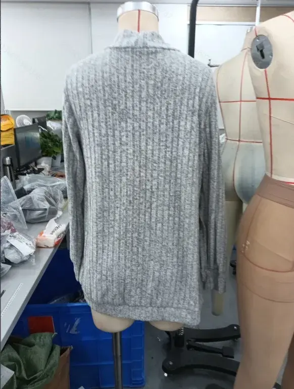 Miniatura: Cardigã feminino de Outono com bolsos 2026 casaco longo e confortável.
