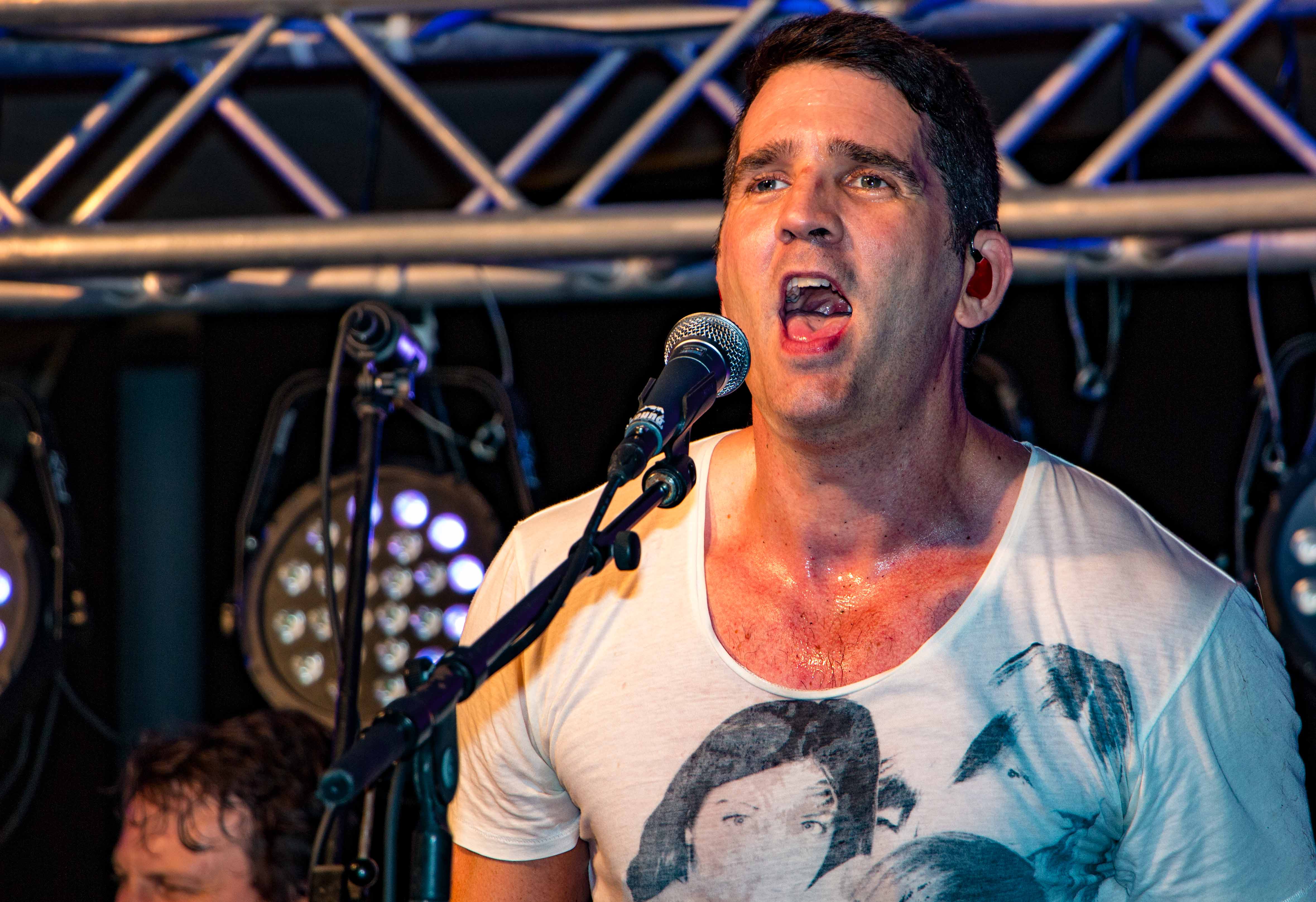 Rogue Traders Music Official