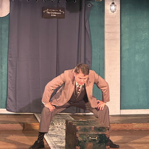 Stage Crew - One Man, Two Guvnors