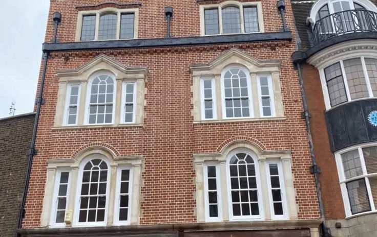 Sah windows on an old building