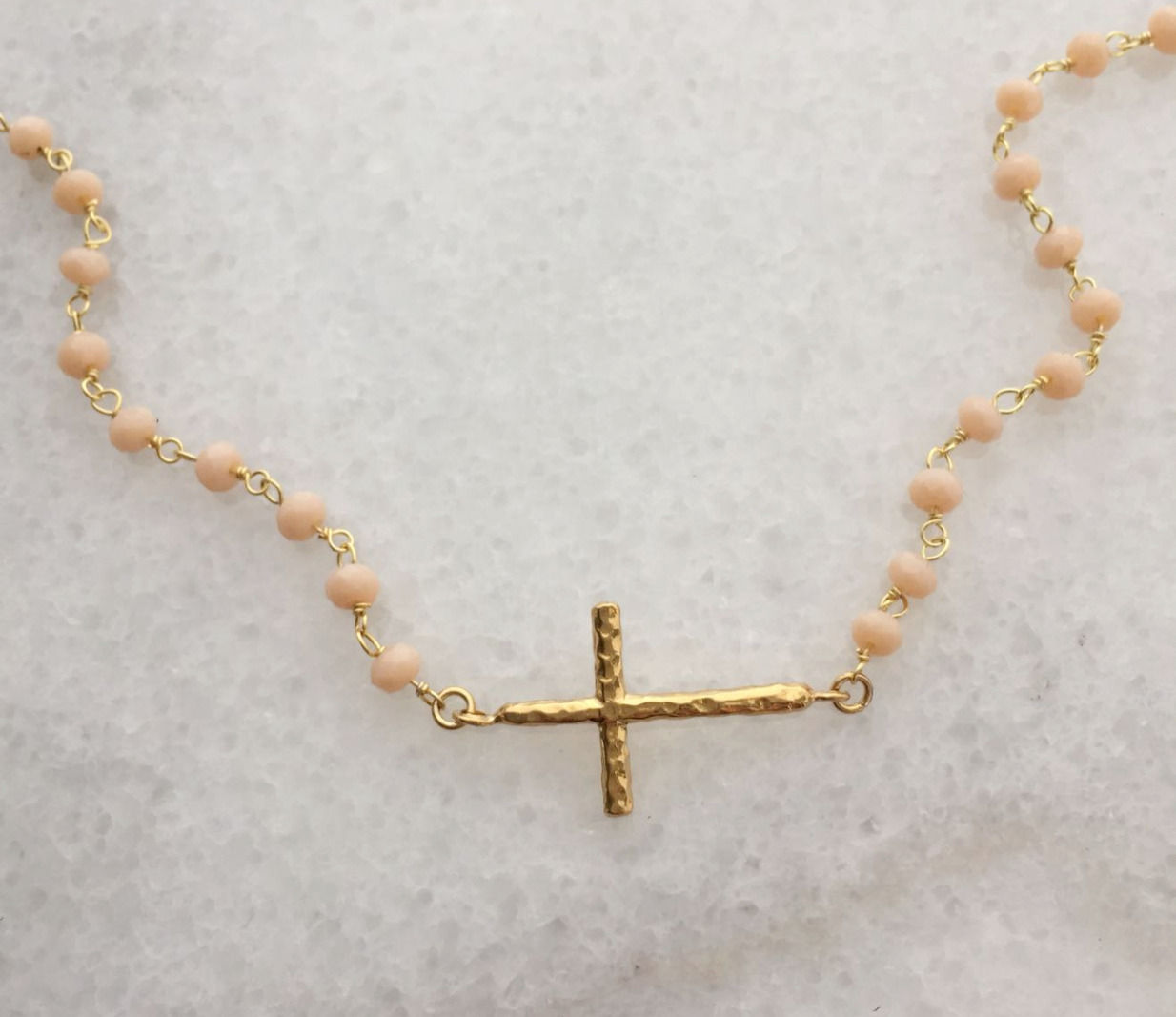 křížek. peach chalcedon.