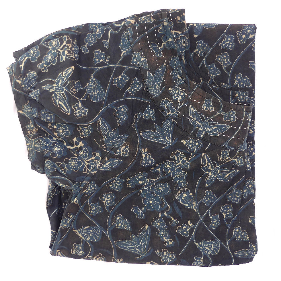 Thumbnail: Raglan sleeve comfortable easy fitting sundress with deep pockets.