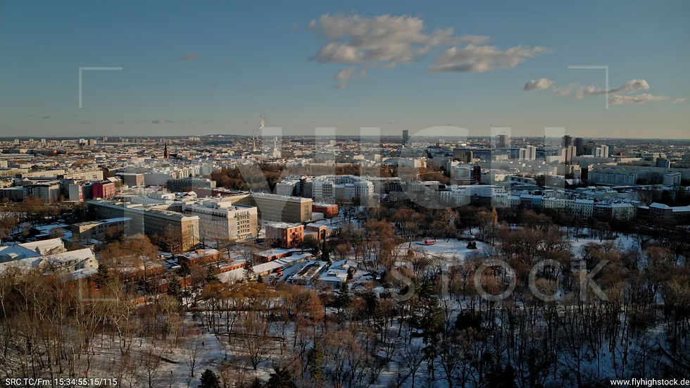 Berlin Volkspark Friedrichshain Zuflug nach unten D045_C010