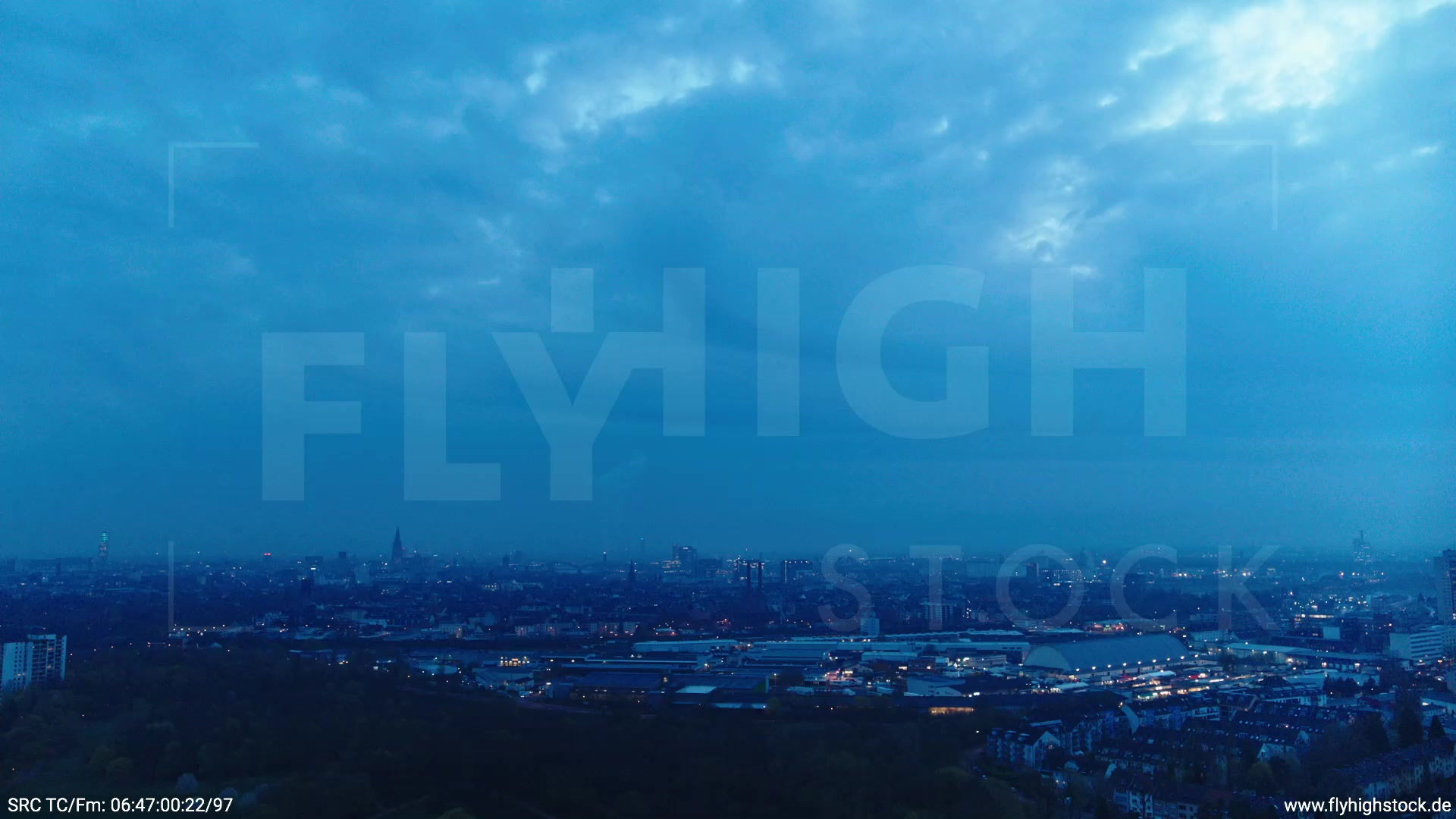 Köln Vorgebirgspark Skyline Zuflug morgens 5