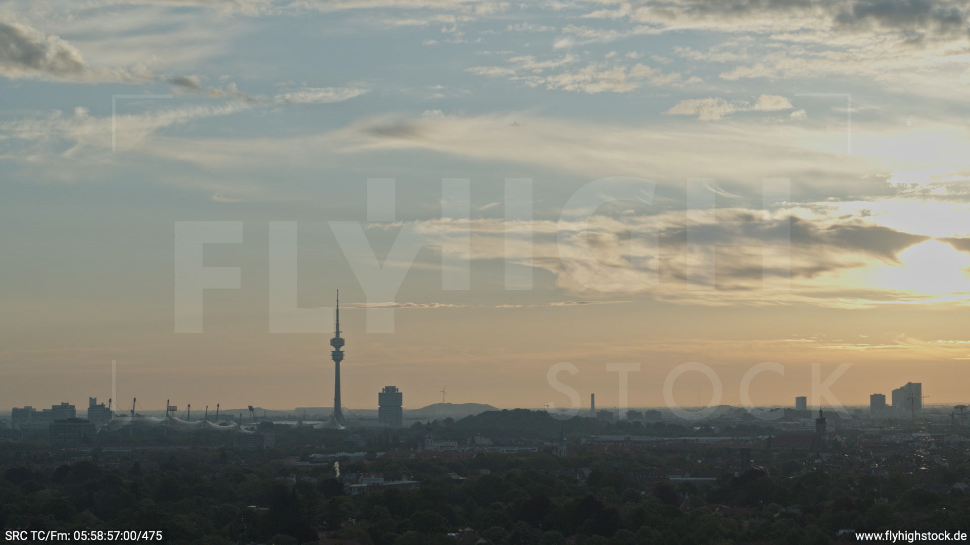 München Hirschgarten Olympiaturm Skyline Hub morgens 4