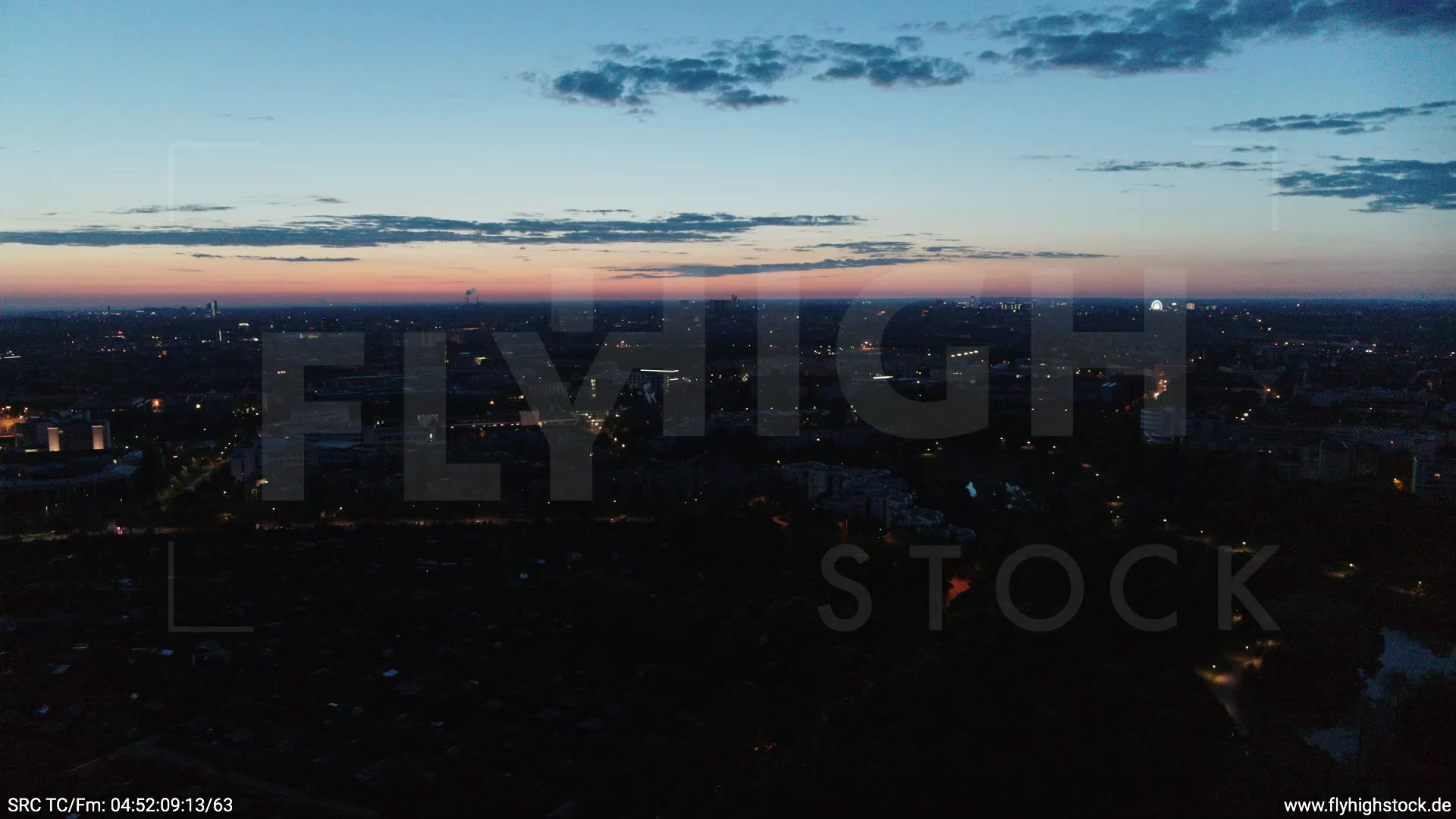 München Westpark Ost Skyline Zuflug morgens