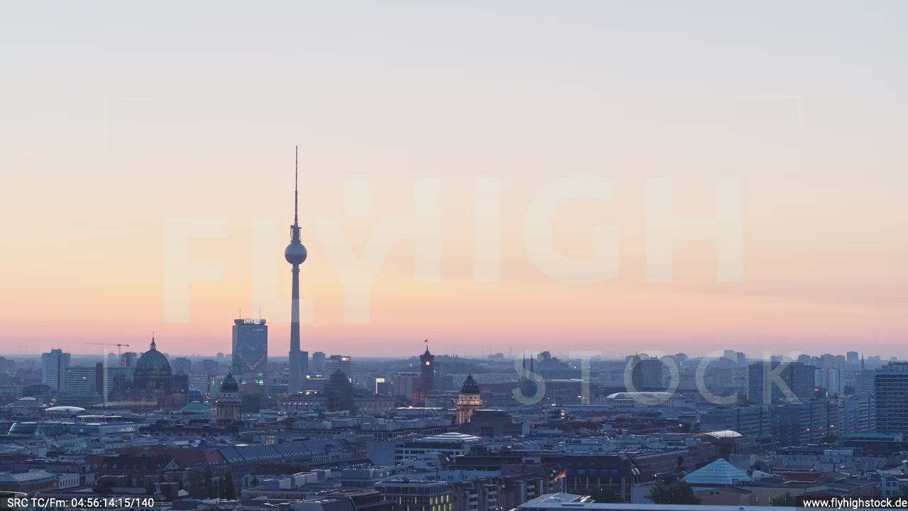 Berlin Potsdamer Platz Ost Skyline Parallelflug nach unten morgens D033_C013