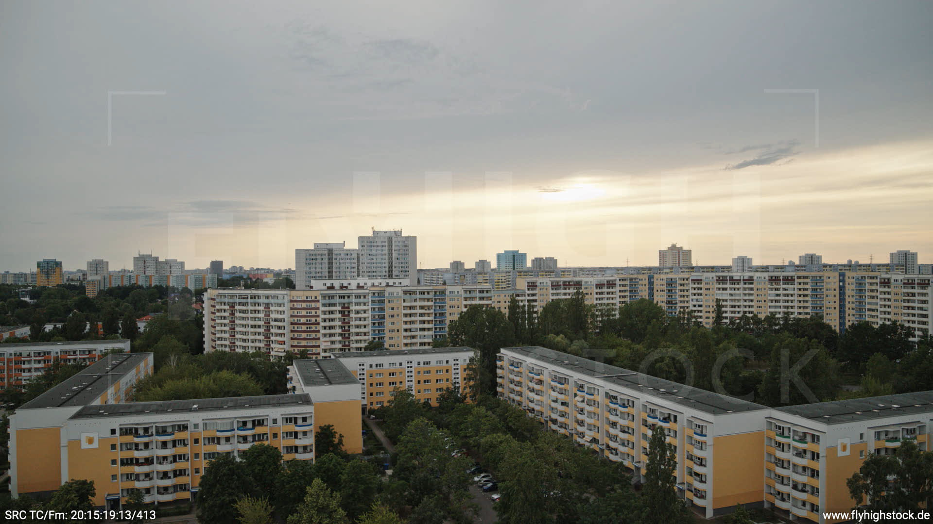 Berlin Marzahn Skyline Hub abends 2