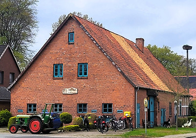 Führung einer Radfahrergruppe im April 2026
