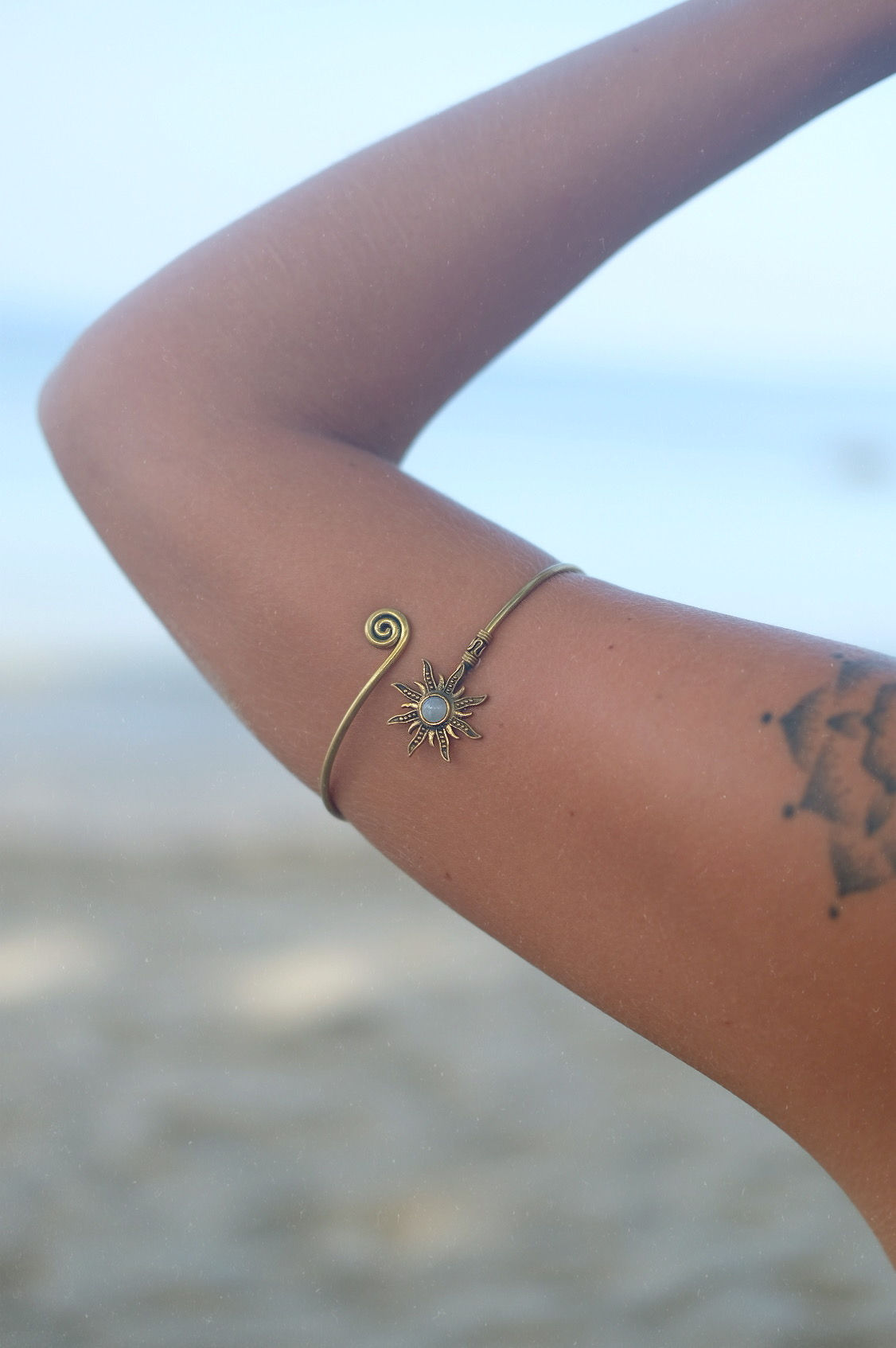 elira upper arm bracelet