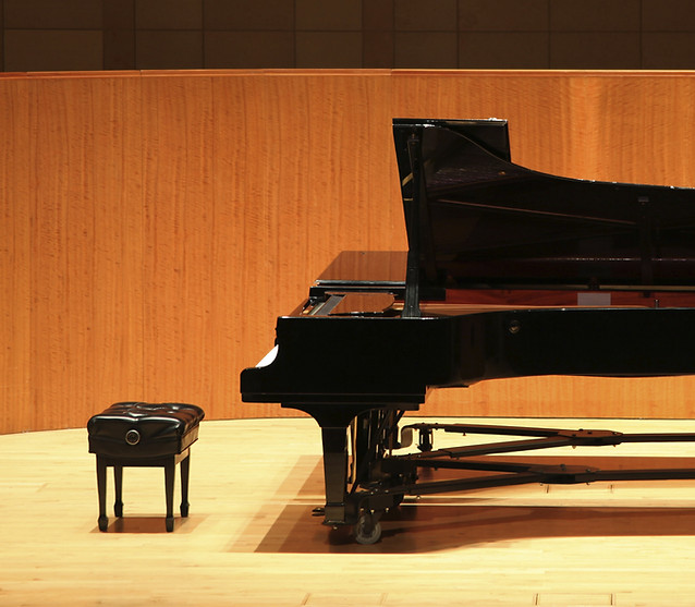 Grand Piano Stage