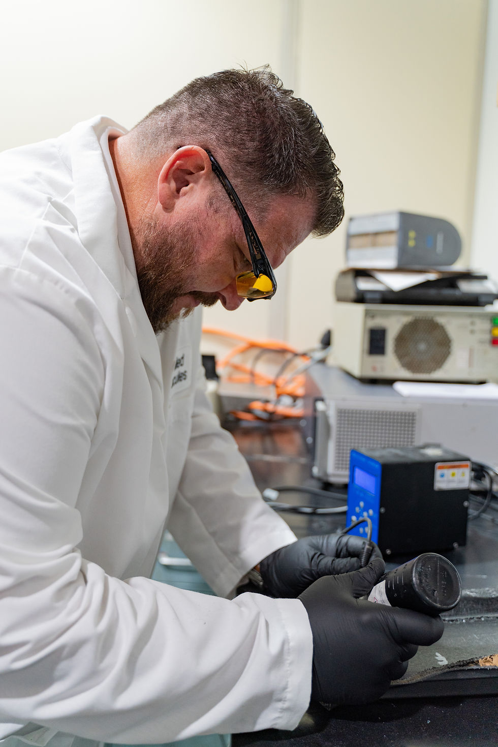 AppliedMolecules_LabWorkShots-30.jpg