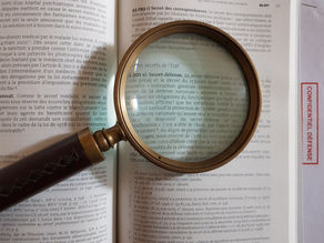 Dérogation au principe du contradictoire dans les affaires couvertes par le secret défense...