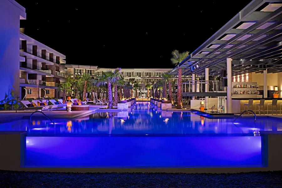 Lets KISS in Cancun