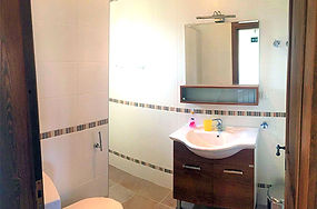 bathroom (2).jpg
