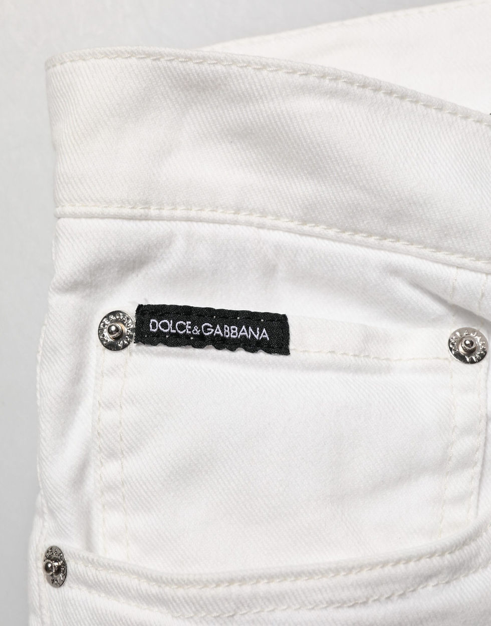 Thumbnail: Dolce & Gabbana White Graffiti Print Skinny GOLD Denim Jeans