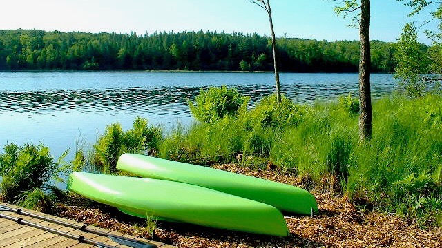 Cedar Lake Lodge private waterfront