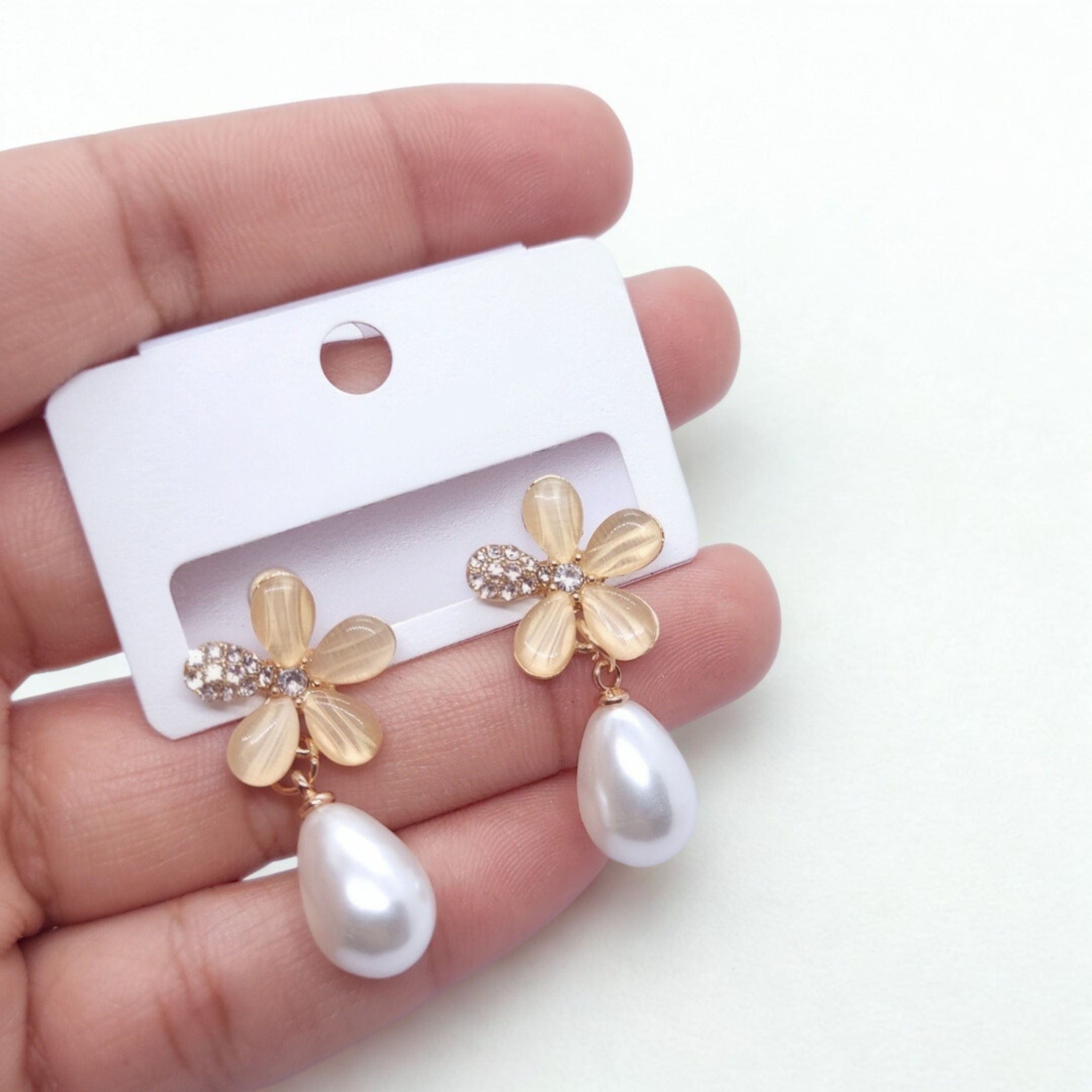 Minimal Daily Wear Fashion Earrings for Office and College Women