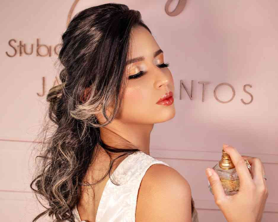Contoh perbedaan parfum rambut dan parfum badan agar tidak keliru