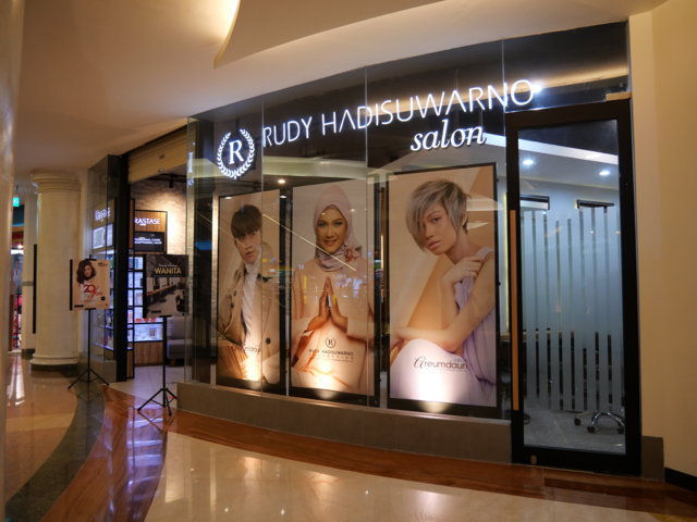 Contoh beberapa rekomendasi outlet salon Rudy Hadisuwarno yang ada di area Jakarta, Jogja dan Solo