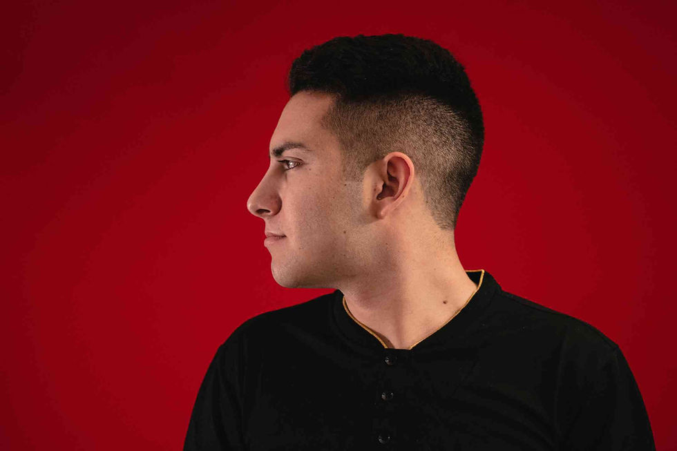 Beberapa contoh gaya potong rambut pria 2025 yang bisa dicoba dan mudah dirawat