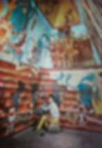- Retrato de Rina Lazo pintando en el Museo Nacional de Antropología de México las réplicas de los murales mayas de Bonampak, 1964.