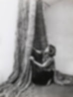 - Pau Barceló (1910-1997), Retrato de Aurèlia Muñoz trabajando en su estudio barcelonés, 1974.