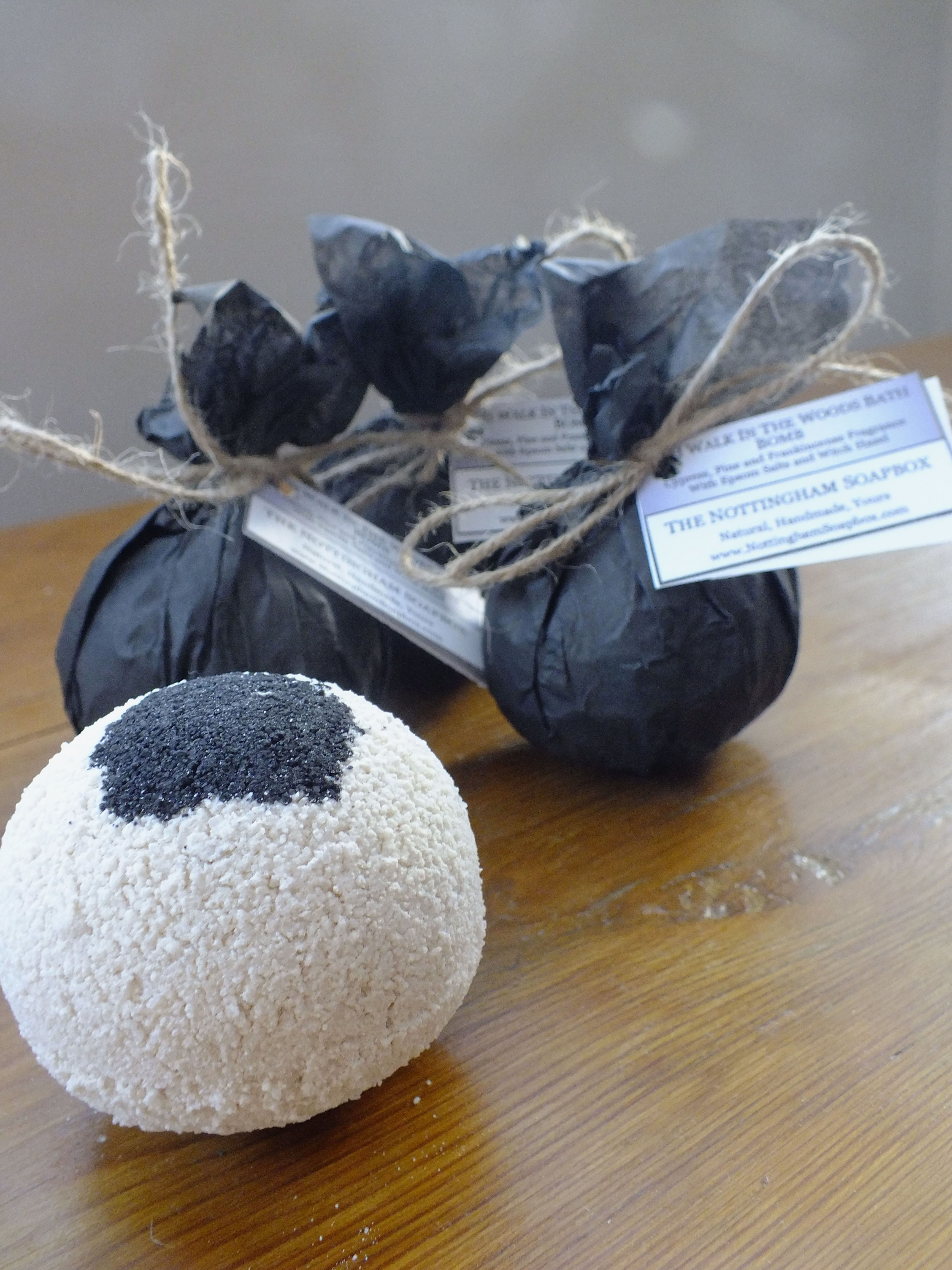 Rich Walk in the Woods Bath Bomb