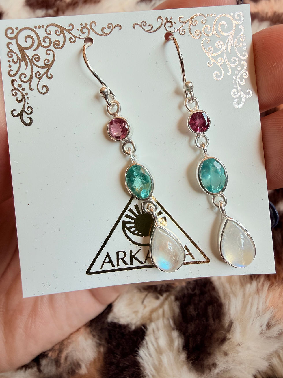 Thumbnail: Pink tourmaline - blue  apatite - rainbow moonstone 