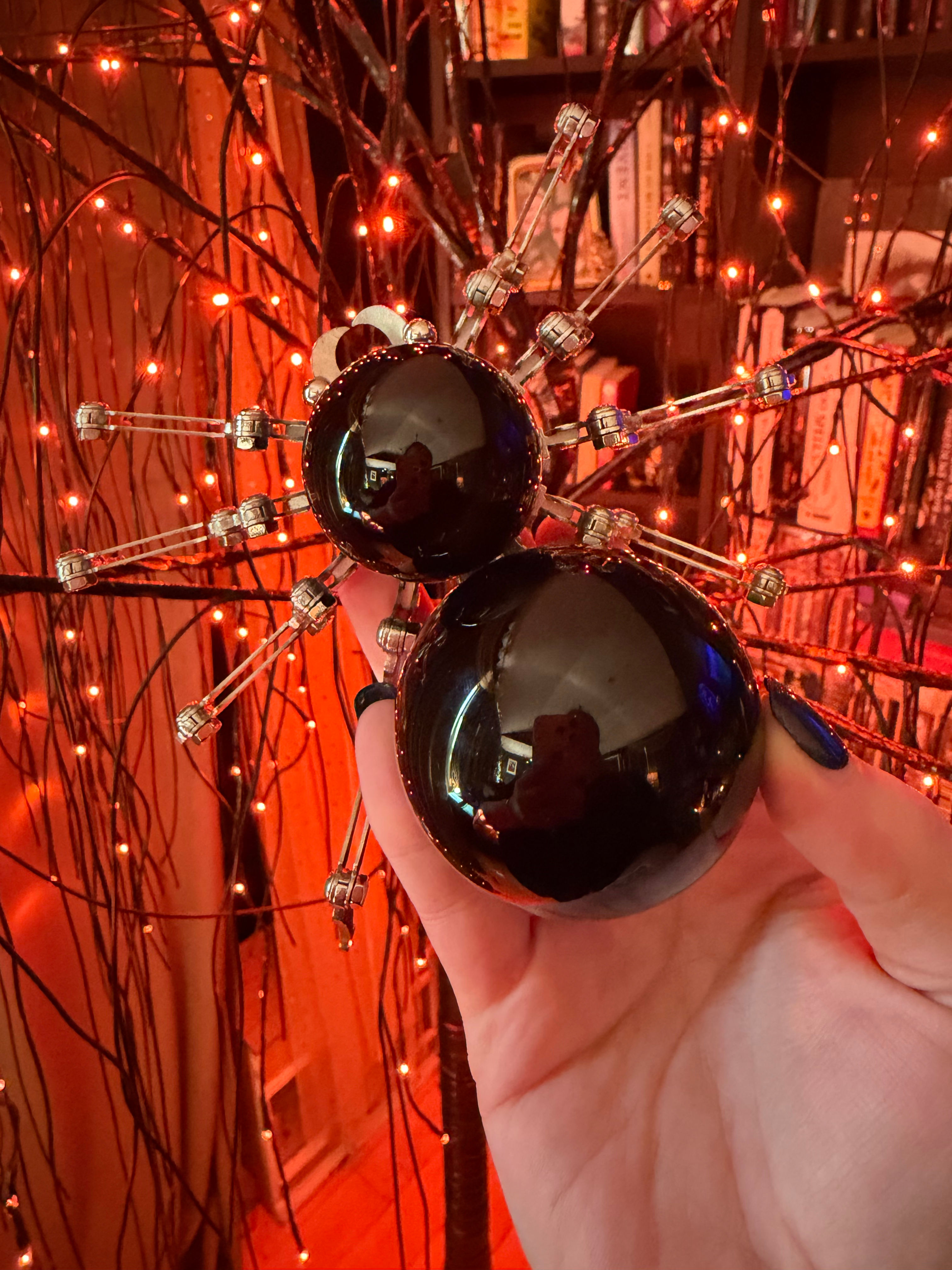 Steampunk spider with obsidian spheres 