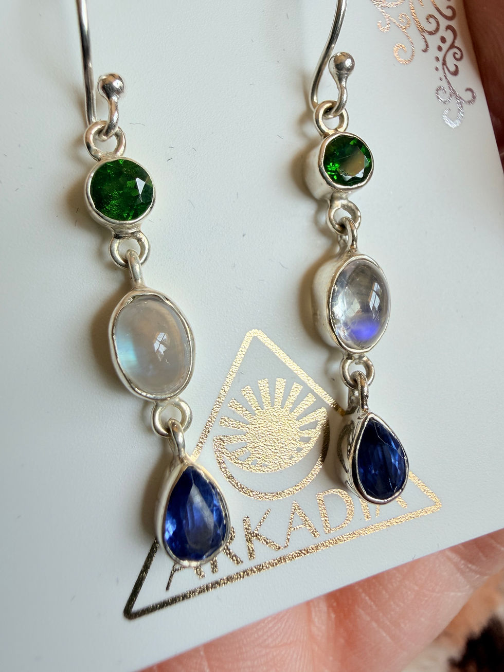 Thumbnail: Chrome diopside - moonstone - kyanite 