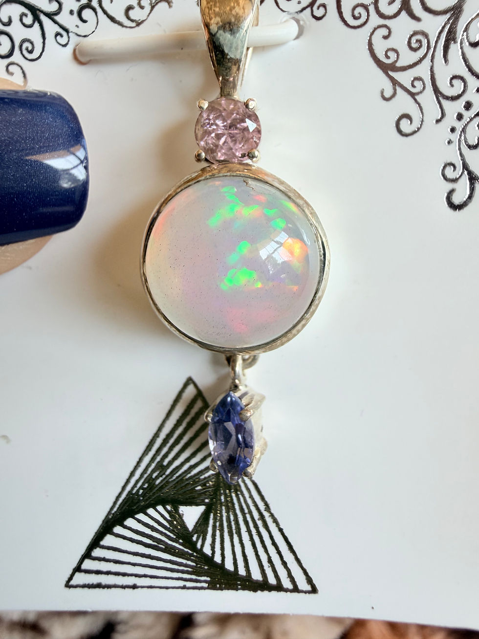 Thumbnail: Kunzite - Opal - tanzanite 