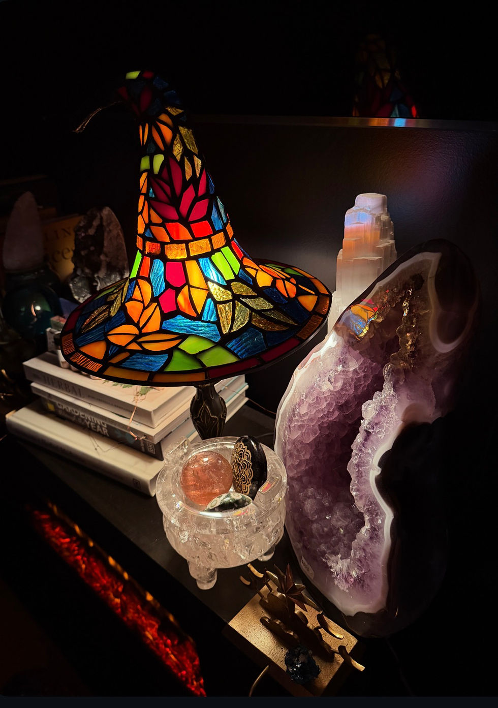 Thumbnail: Stained glass witch hat lamp 
