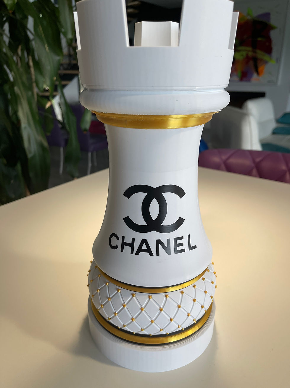 Miniature : Tour d'Échecs Chanel Blanc & Or – Edition Luxe 31 cms