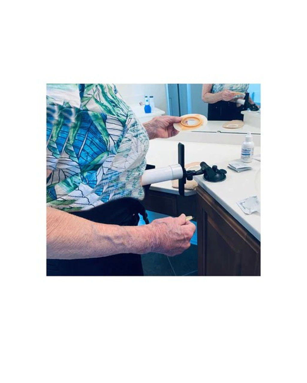 Stomagienics - STO 12021HFC - StomaGenie Hands Free Clamp 46mm (1 7/8")