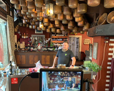 Mr. Big offre una selezione di servizi come: Live cooking, catering BBQ & grill, team building, feste aziendali, grigliate.