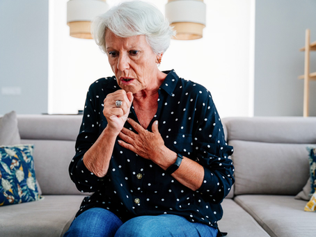 Neumonía y Bronquitis en adultos mayores: síntomas de alerta y cuando acudir a urgencias.