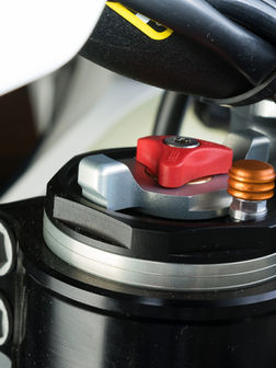 Speed Bleed Valves 4CS/XPLOR (Pair) WP, Ohlins ,4mm | System Tech