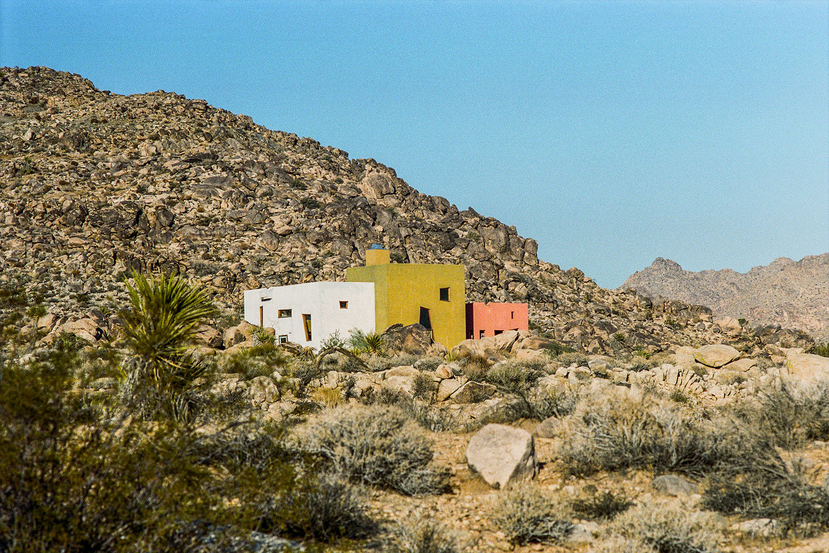 HOUSE IN THE DESERT - JOSHUA TREE