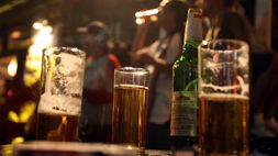 En Eldorado, en días festivos, se podría tomar alcohol en la vía pública, según un proyecto de orden