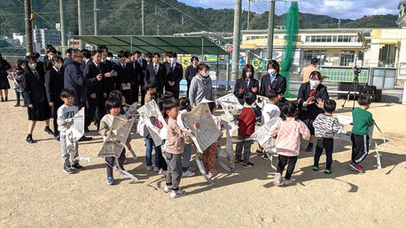 【NEWS】新聞紙凧あげ　みなとこども園