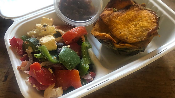 Lunch box 4 - Frittata + salad + sauce