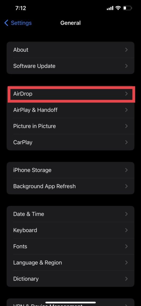 عملية تنشيط AirDrop